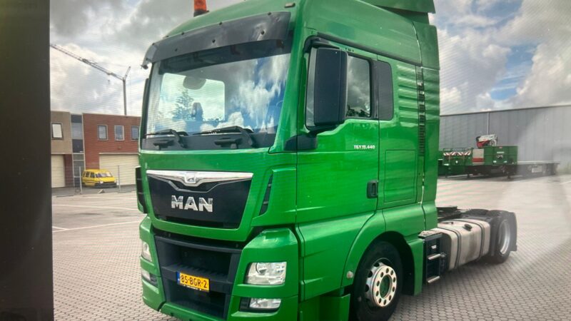 USED MAN TGX HEAD TRUCK