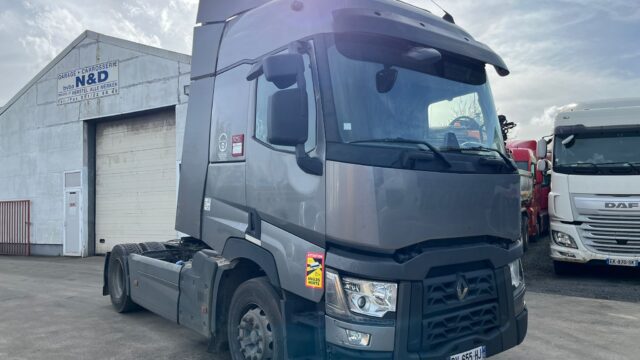 USED RENAULT HEAD TRUCK