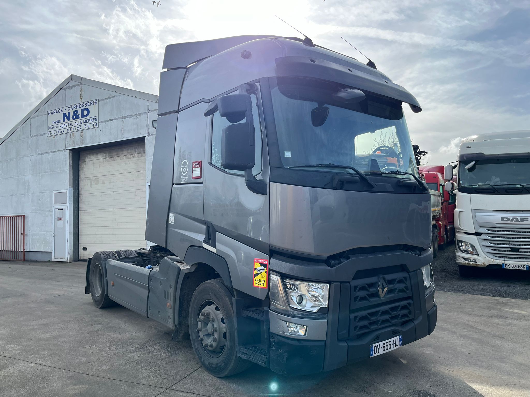 USED RENAULT HEAD TRUCK