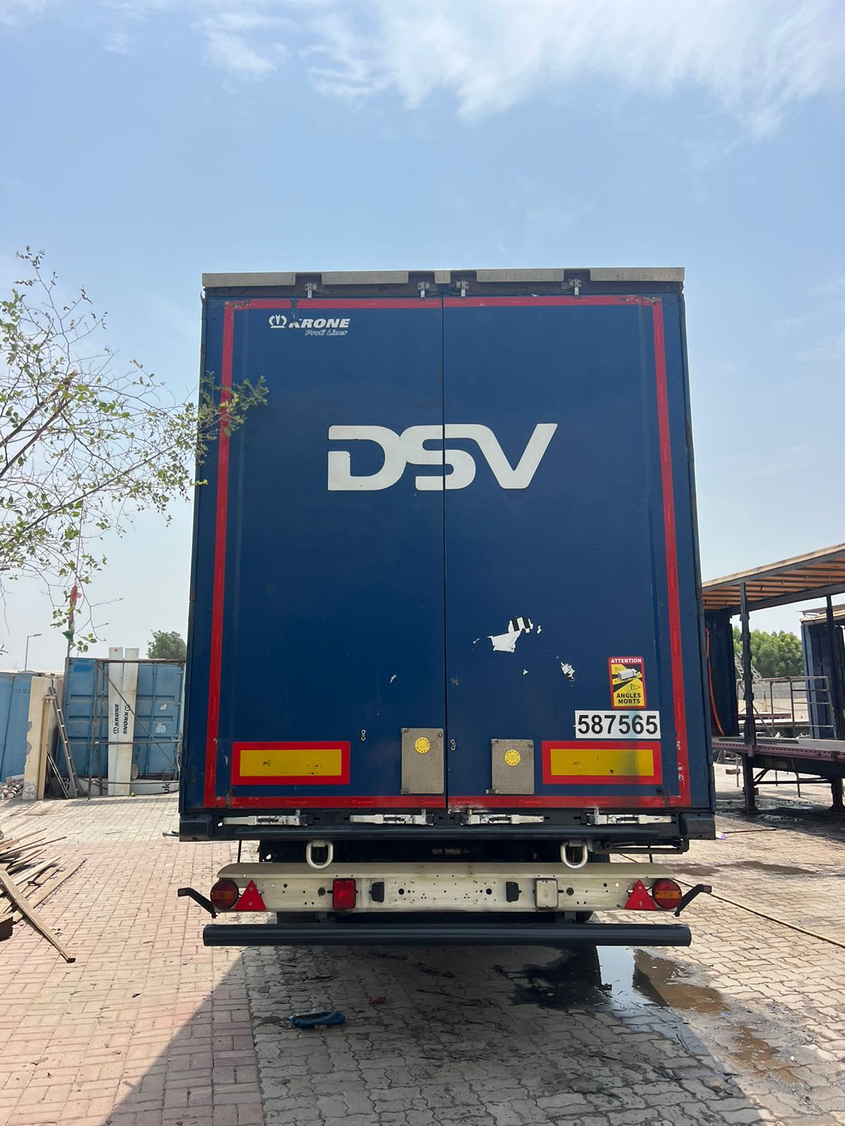 SIDE CURTAIN TRAILER